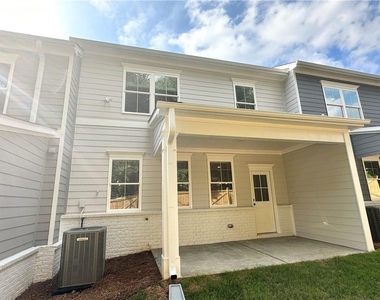 118 Bluffington Way - Photo Thumbnail 24