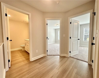 118 Bluffington Way - Photo Thumbnail 15