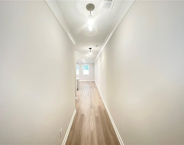 118 Bluffington Way - Photo Thumbnail 2