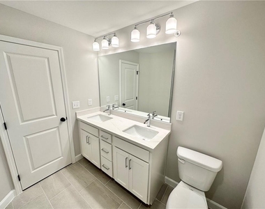 118 Bluffington Way - Photo Thumbnail 10