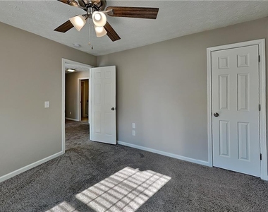 2405 Compton Place - Photo Thumbnail 8