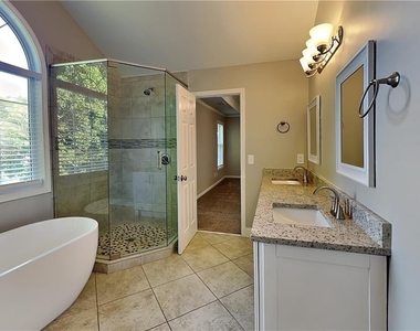 2405 Compton Place - Photo Thumbnail 5