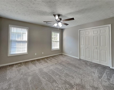 2405 Compton Place - Photo Thumbnail 11