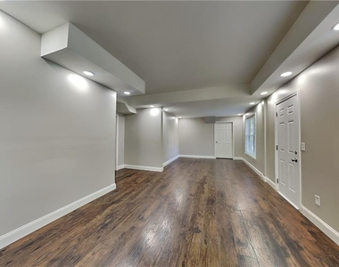 2405 Compton Place - Photo Thumbnail 2