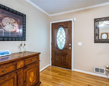 465 Dobbs Road - Photo Thumbnail 4