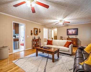 465 Dobbs Road - Photo Thumbnail 9