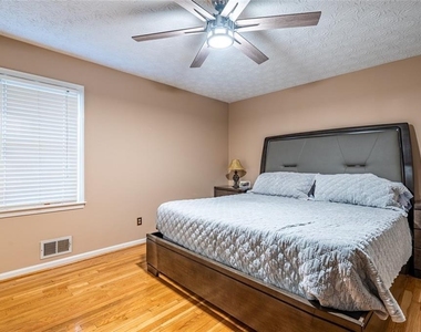 465 Dobbs Road - Photo Thumbnail 17