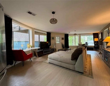 532 Embry Lane - Photo Thumbnail 3