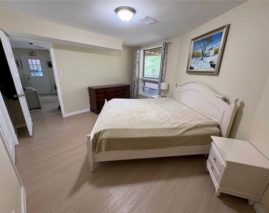 532 Embry Lane - Photo Thumbnail 9