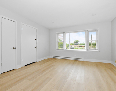 11015 S Lloyd Drive - Photo Thumbnail 2
