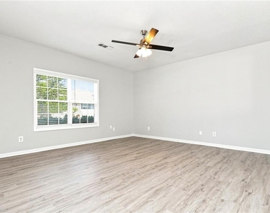 8643 Thomas Lane - Photo Thumbnail 7