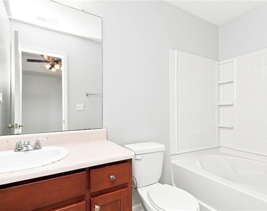 8643 Thomas Lane - Photo Thumbnail 11