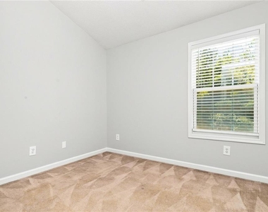 8643 Thomas Lane - Photo Thumbnail 10