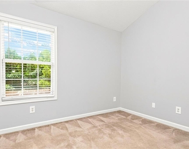 8643 Thomas Lane - Photo Thumbnail 9