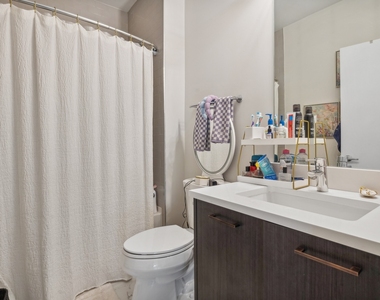 1045 W Cornelia Avenue - Photo Thumbnail 6