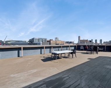 1045 W Cornelia Avenue - Photo Thumbnail 10