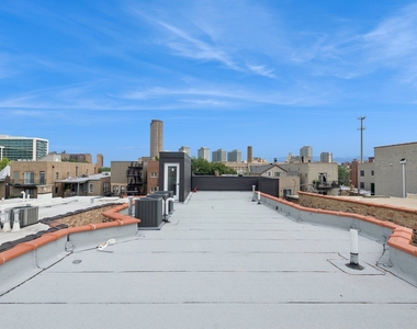 3641 N Wilton Avenue - Photo Thumbnail 6