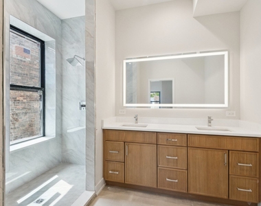 3641 N Wilton Avenue - Photo Thumbnail 4