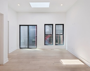 3641 N Wilton Avenue - Photo Thumbnail 4