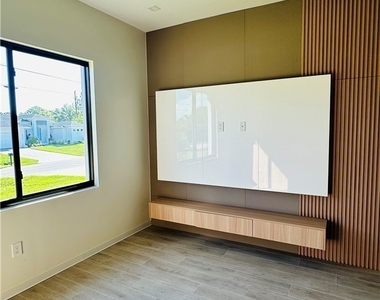 14251 Joggins Avenue - Photo Thumbnail 7