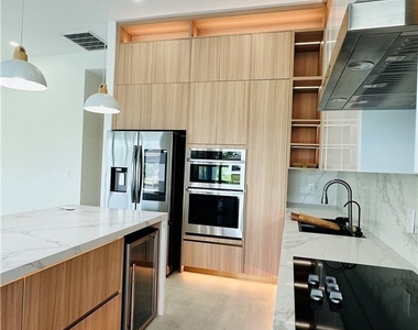 9202 Migue Circle - Photo Thumbnail 4