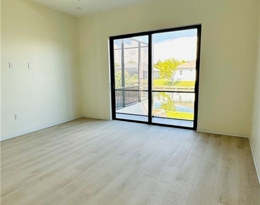9202 Migue Circle - Photo Thumbnail 13