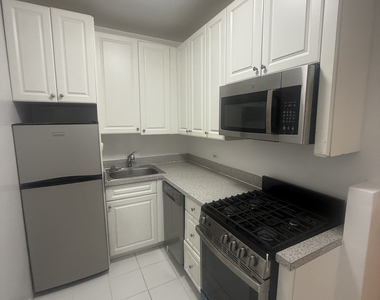 516 East 80th Street - Photo Thumbnail 4