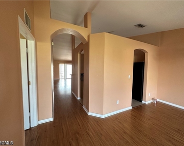 613 Nw 7th Avenue - Photo Thumbnail 1
