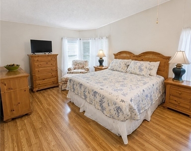 10401 Circle Pine Road - Photo Thumbnail 14