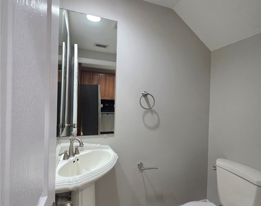 9822 Quinta Artesa Way - Photo Thumbnail 31