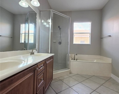 9822 Quinta Artesa Way - Photo Thumbnail 10