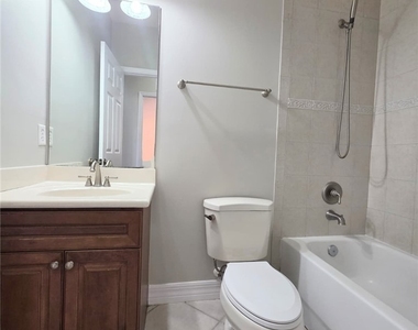 9822 Quinta Artesa Way - Photo Thumbnail 17