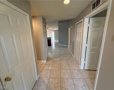 1040 Ainsworth Street E - Photo Thumbnail 3