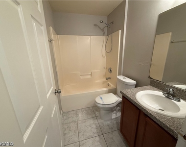 1040 Ainsworth Street E - Photo Thumbnail 8