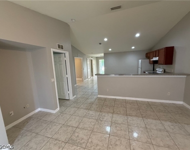 1040 Ainsworth Street E - Photo Thumbnail 1
