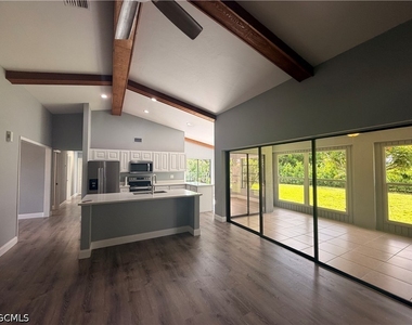 416 Sw 37th Terrace - Photo Thumbnail 8