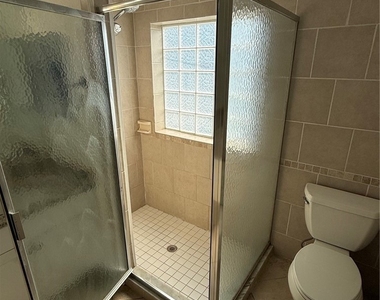 1306 Sw 35th Terrace - Photo Thumbnail 23