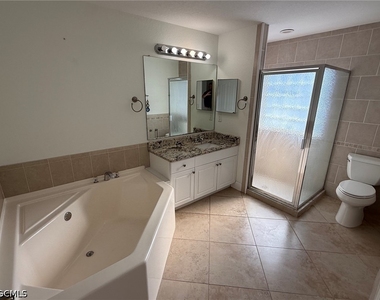 1306 Sw 35th Terrace - Photo Thumbnail 21