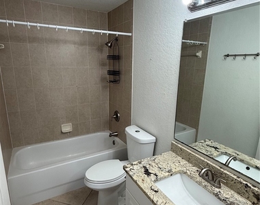 1306 Sw 35th Terrace - Photo Thumbnail 13