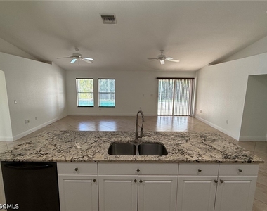 1306 Sw 35th Terrace - Photo Thumbnail 6