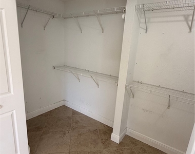 1306 Sw 35th Terrace - Photo Thumbnail 20