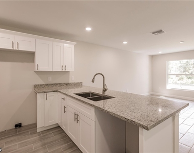 4780 15th Street Sw - Photo Thumbnail 6