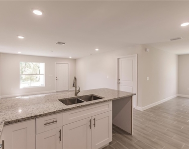 4780 15th Street Sw - Photo Thumbnail 8