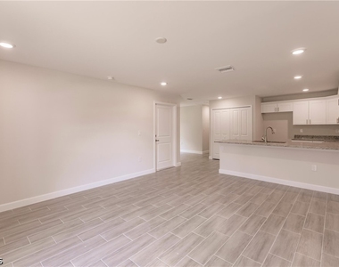 4780 15th Street Sw - Photo Thumbnail 2