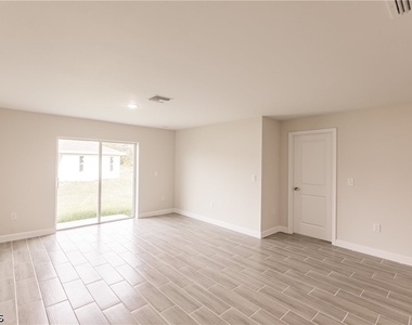 4724 22nd Street Sw - Photo Thumbnail 4