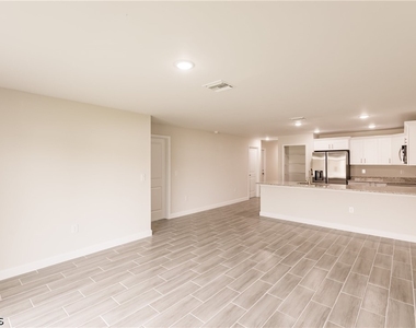 4724 22nd Street Sw - Photo Thumbnail 5