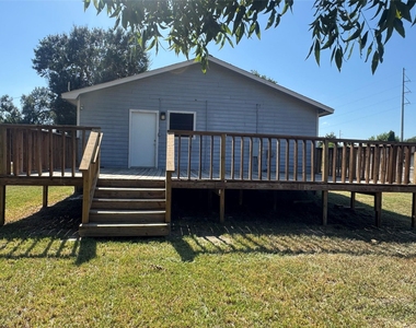 505 Palacios Street - Photo Thumbnail 4