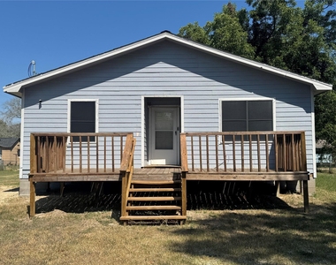 505 Palacios Street - Photo Thumbnail 5