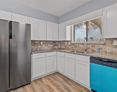 20903 Union Park Drive - Photo Thumbnail 8