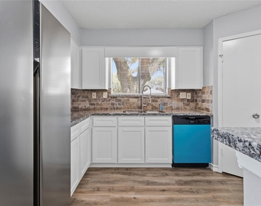 20903 Union Park Drive - Photo Thumbnail 6